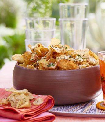 This Potato Chip Salad Is Taking Over New York City—Here’s How to Recreate It at Home - bhg.com - city New York - New York