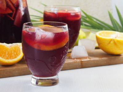Take the Trendy Tinto de Verano Cocktail From Summer into Fall - bhg.com - Usa - Spain - New York - state Colorado - state Tennessee