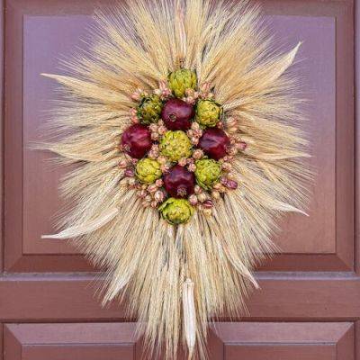 Wreath Inspiration from Williamsburg - finegardening.com