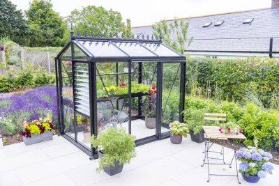 Grow all year round with a Vitavia Greenhouse - theenglishgarden.co.uk - Britain