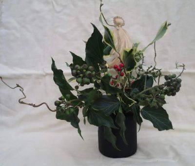 In a Vase on Monday: the Holly and the Ivy, Both Full Grown - ramblinginthegarden.wordpress.com