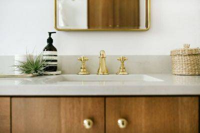 7 Designer-Approved Tips for Storing Bathroom Essentials - thespruce.com