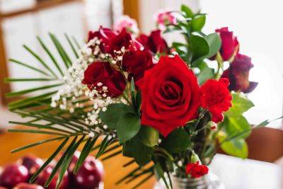 We Asked a Rose Expert How to Create the Best Bouquet - thespruce.com