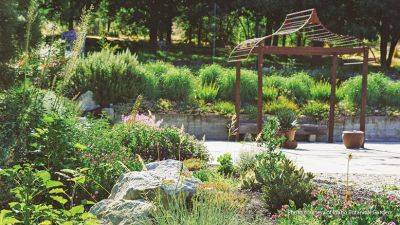 Idaho Botanical Garden - gardengatemagazine.com - Britain - state Oregon - county Garden